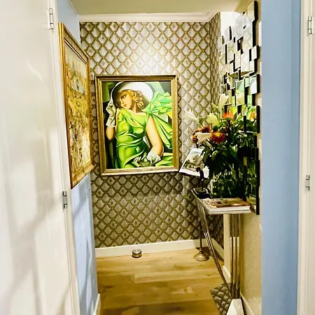 Apartment Empress House