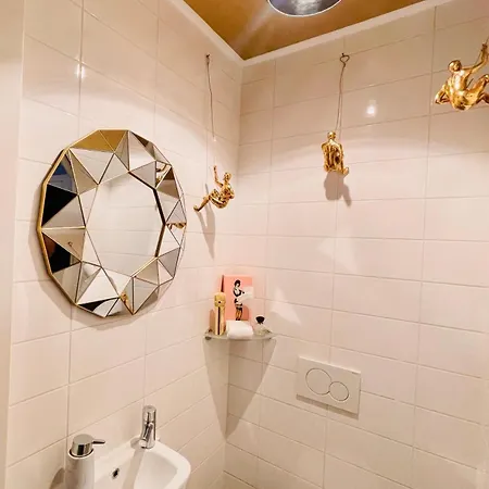 Empress House Apartment *