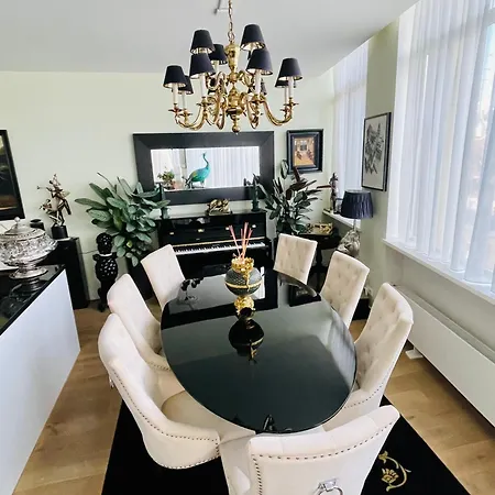 Apartment Empress House
